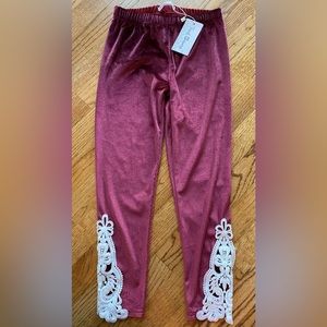 Lace-Accent Velvet
Leggings Girls size 10